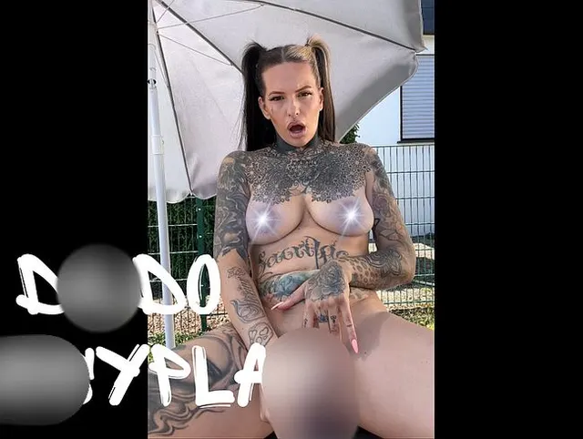 Ich hab gerade ein neues Video mit meinem Dildo gemacht