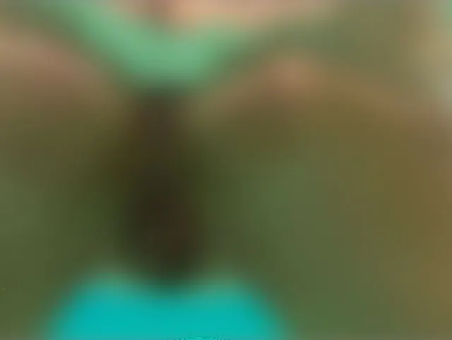 Beim Schwimmen im Meer schwimmen meine kleinen Lippen und ich bin sauber und nass!