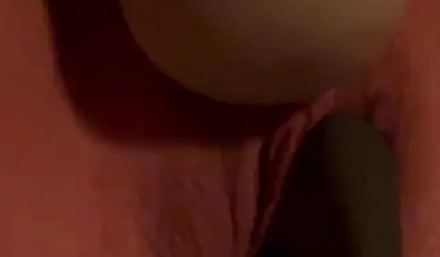 Selbstbefriedigung mit Dildo und zauberstab