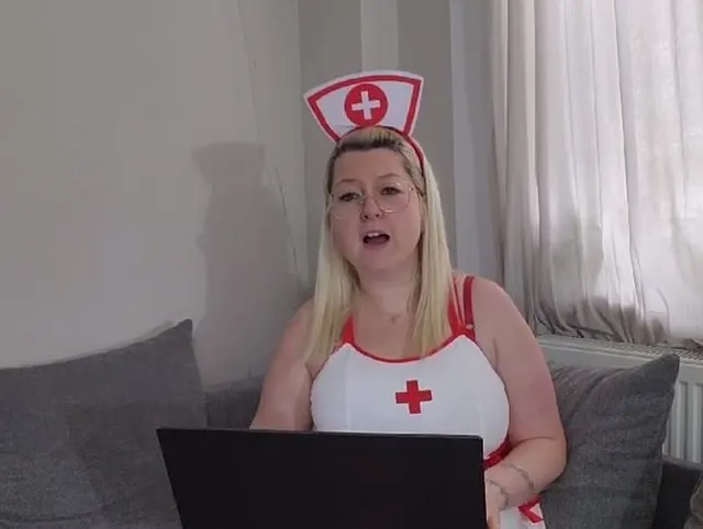 Krankenschwester behandelt DEINE Verhärtung