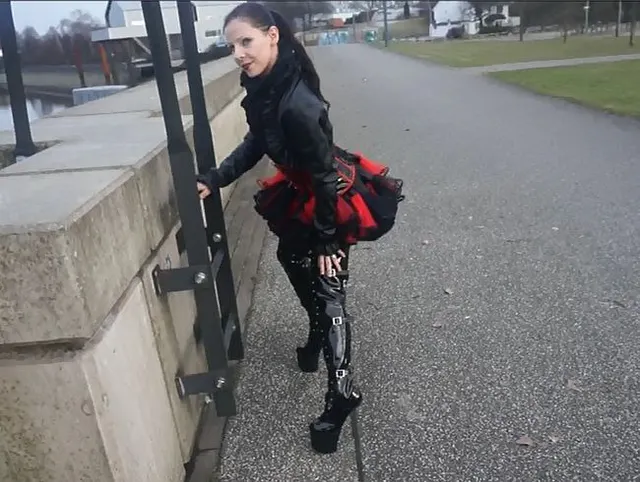 Extreme Ponyboots Overknees