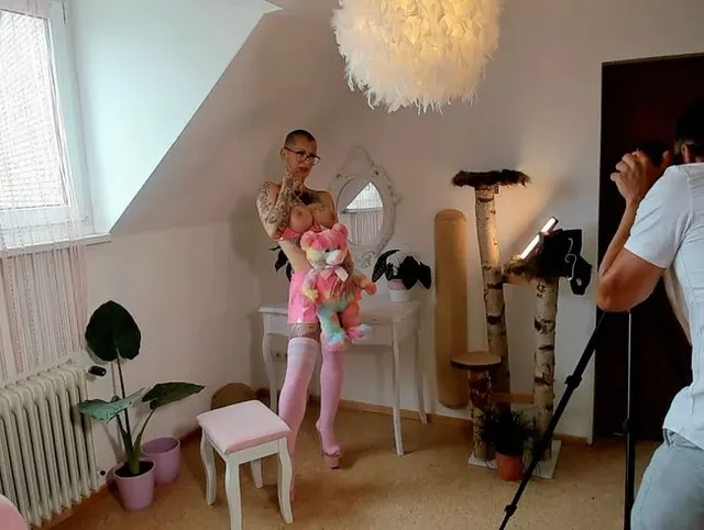 HINTER DEN KULISSEN - Casting-Shooting mit dem deutschen PORNOSTAR Sandra FOXX