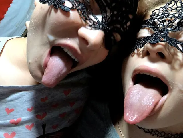 Double cumshot Poly-amory 1009 nights