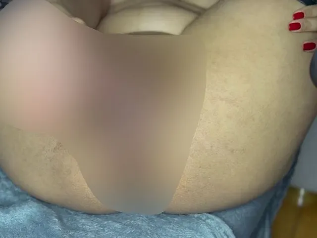 Ich Ficke meine nasse Persische pussy mit dildo!??