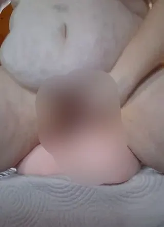 Männertorso mit geilen Schwanz und Dildo geil gefickt