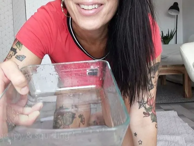 Dildospass und Squirtingparty!