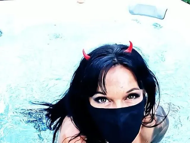 Im Whirlpool mit Lilith