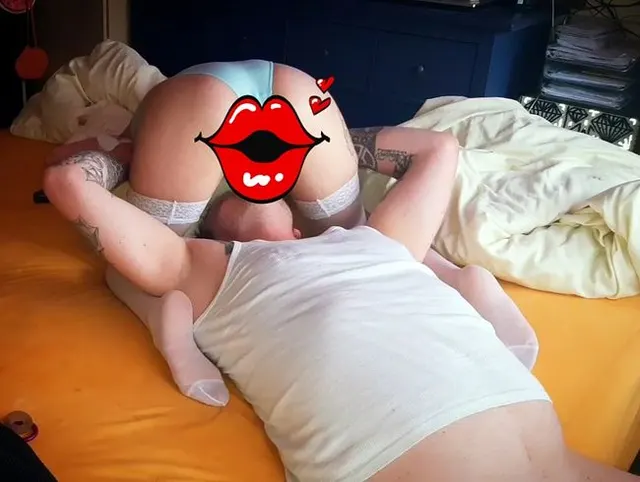 Mein Mitbewohner ist absoluter Fötzchen-leck-Experte... Mit Buttplug eskaliert das Facesitting