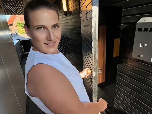 Ich sagte doch, Sie will nur meinen Schwanz! Garage zeigen, ja klar!
