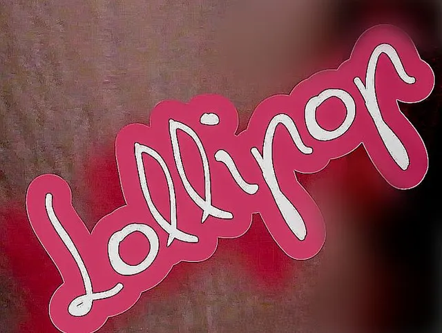 Lollipop Lollipop La la lalala ( Plopp )