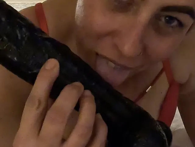 BBW - fickt sich mit langem Dildo zu einem MASSIVE SQUIRT
