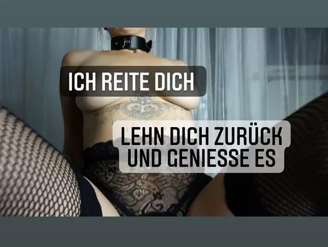 Ich lasse meine Titten für dich wackeln, während ich auf dir reite