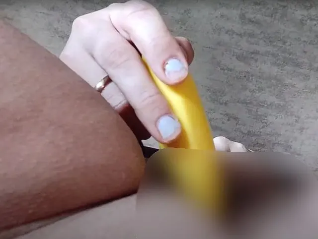 Geile Banane fickt mich hart