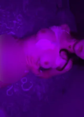 Ich bin neu auf diesem Gebiet, daher ist dies mein erstes Video, das euch bestimmt gefallen wird.