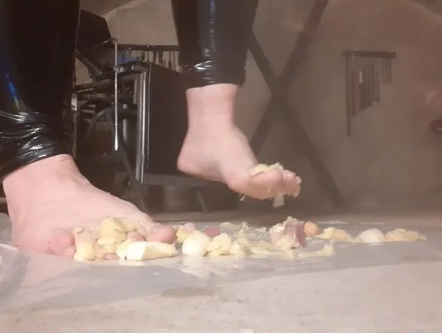 ICH BEREITE DIR DEIN ESSEN VOR