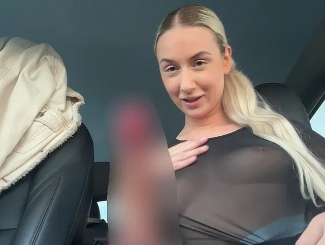 MEIN ERSTES MAL DILDO FICK IM AUTO - OB DAS JEMAND GESEHEN HAT ?!