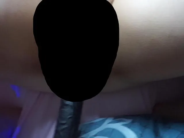 befriedigt mit der fickmaschine