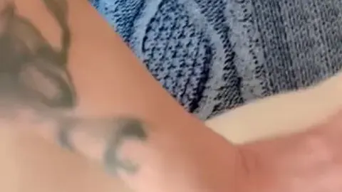 Sie nehmen mir den Arsch auf, indem sie mich brutal anal vergewaltigen