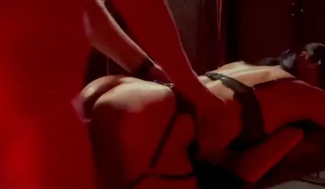 Vorschau aus Extreme Penetrationen: Ultrahart und wund gefickt - Er spritzt rein und fingert mich..