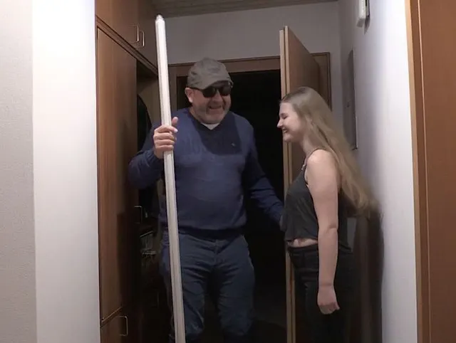 Jetzt wird Julia18darf gefickt 1/2