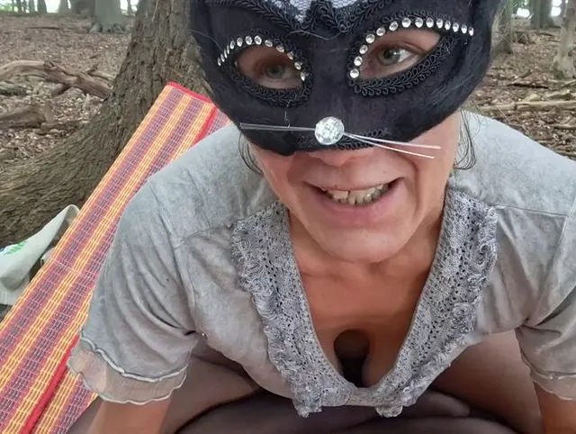 Outdoor Video, mein erstes??? dabei ist mein lila Vibrator!