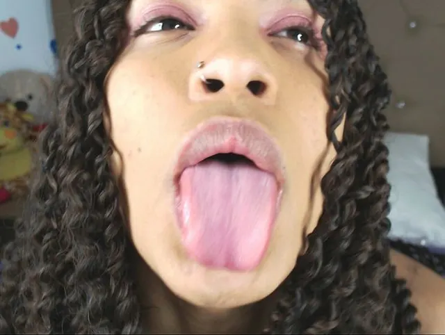 Schau dir meinen ersten heißen sinnlichen Blowjob an