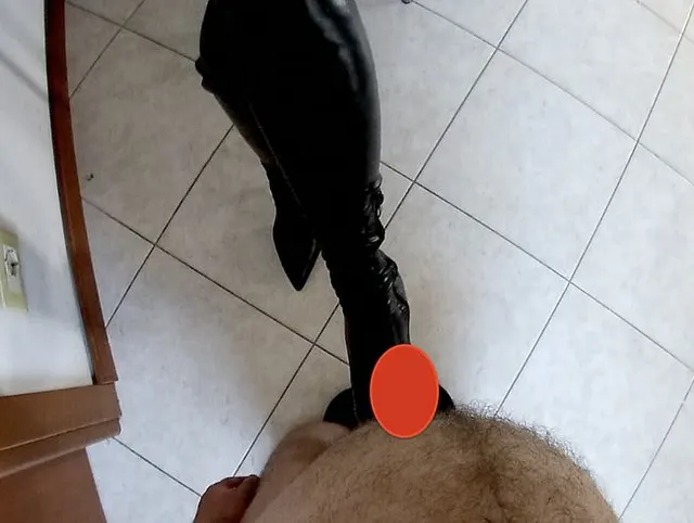 POV Bootjob und Sperma auf Stiefeln