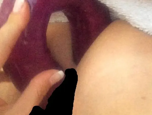 Doppelt mit dem Dildo gefickt