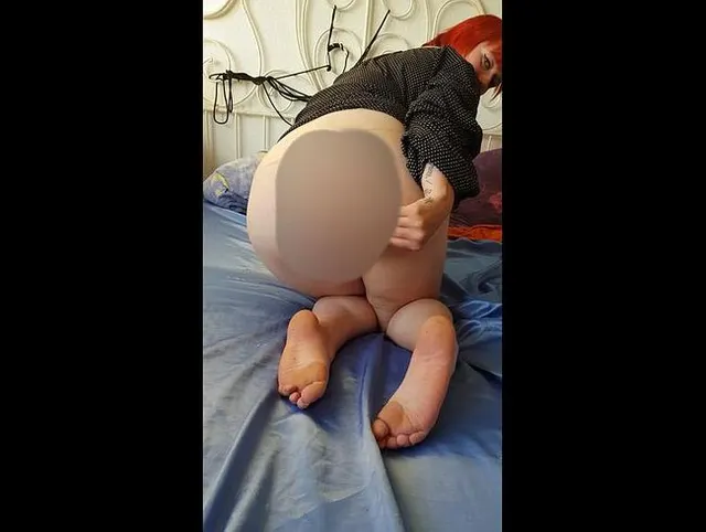 dralle Arizona verwöhnte ich geile Pussy mit einem schwarzen Dildo nur für EUCH!