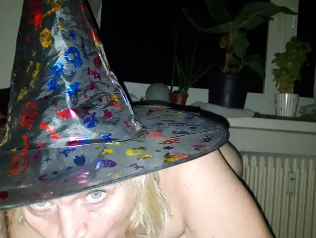Witch Bitch - hex hex