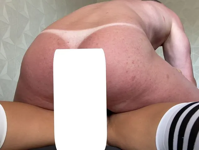 Sprudelnder Creampie mit frischem Sperma für die alte Dame. Stiefmutter und Stiefsohn