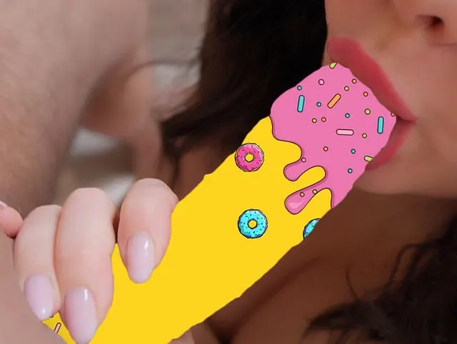 Stiefschwester gibt Blowjob in Nahaufnahme