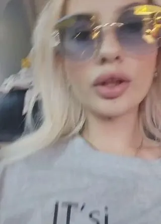 Titten Teen sexy Titten Teen sehr sexy Mädchen, sexy Blondine