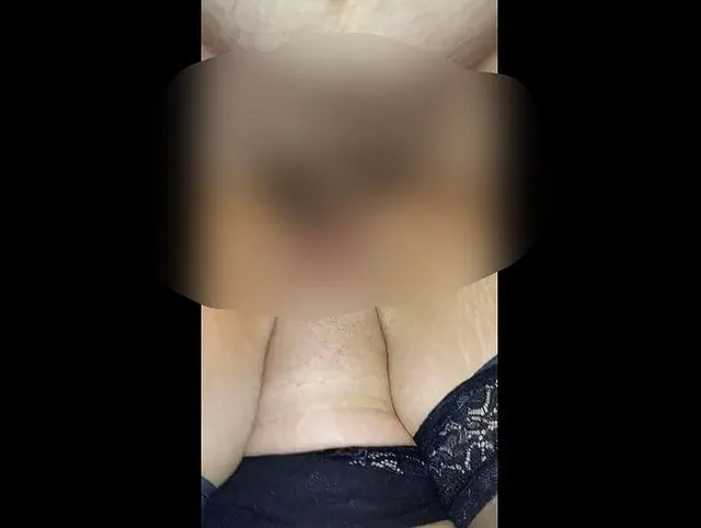 erst gefingert und dann vom Kunden in den Arsch gefickt