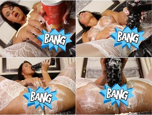 XXL Noppendildo und Sahnefüllung