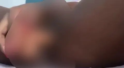 Intensive Selbstbefriedigung / Abspritzen ins Gesicht