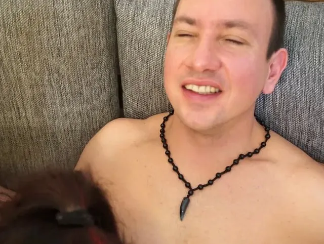 Demütigendes SISSY LIFE: Wir sind ein gutes Team, ich sauge ihn ab und du isst sein Sperma!