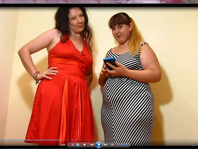 In some girls in pussy phone? the User must guess who has the phone!!!