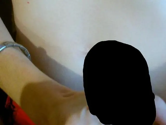 AUF die TITTIS GESPRITZT
