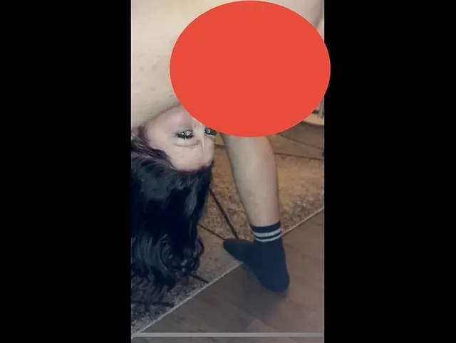 Zwei Minuten ausgeliefert…