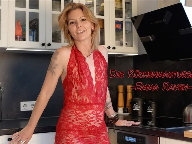 Die Küchenmasturbation - Geil gefingert auf dem Küchentresen