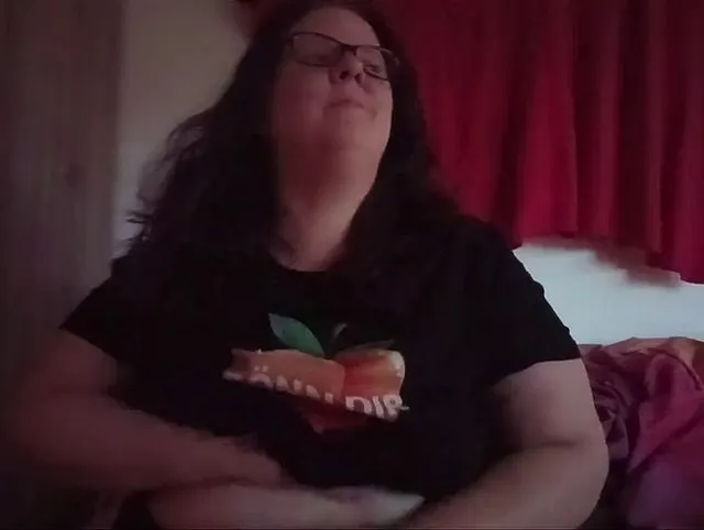 Gönn dir geil und willig es mit dem vibrator besorgt