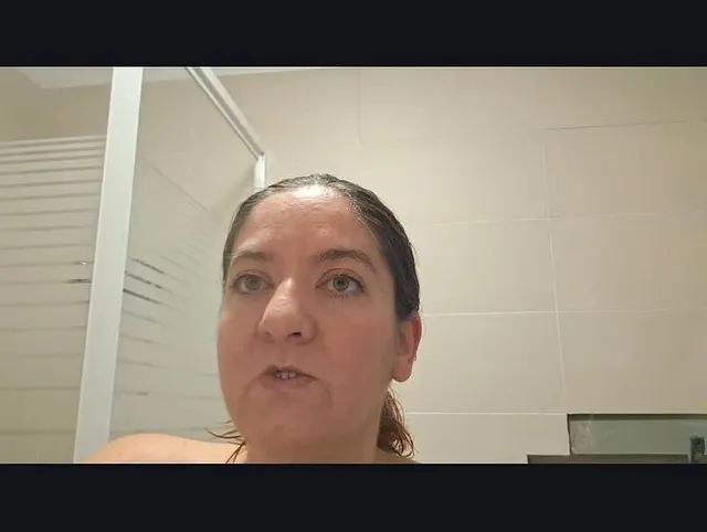 Werde ich jetzt gekündigt? Meine Pussy ganz nah im Netz