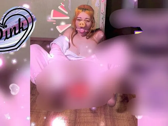 Rothaarige Ball Gaggeg Geiles rosa Schweinchen Mädchen