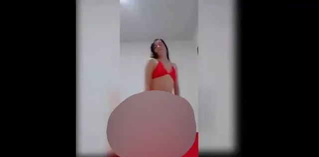 PAOLA CASTRO HEISS MIT IHREM DILDO-CUT
