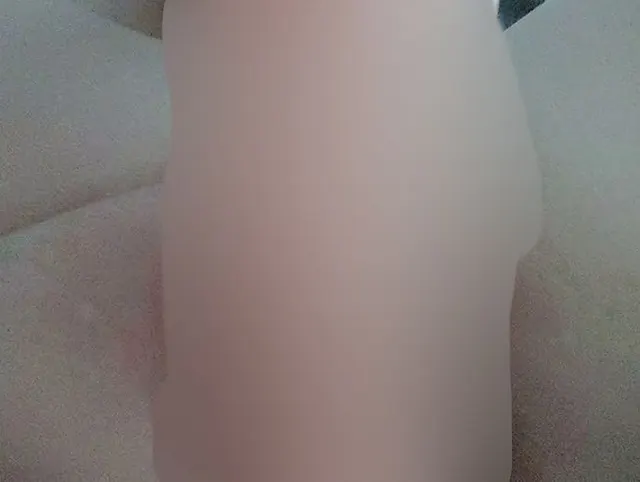 Großer Dildo in enger nasser Pussy. Er passt kaum rein, aber ich brauche das gelegentlich