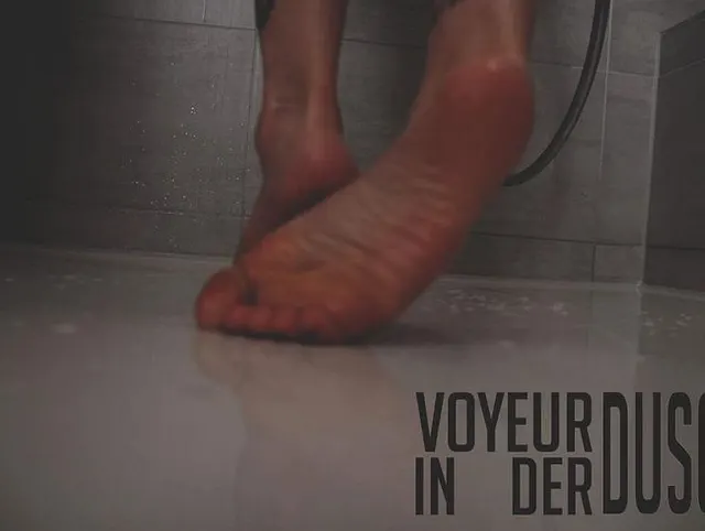 Voyeur in der Dusche !