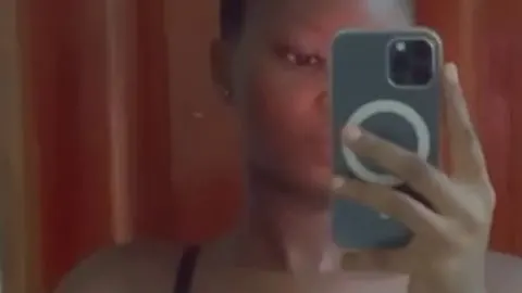 Vorschau aus 19 Jahre: Sexy Teen & Petite Ebony Princess – Verspielte private Kurzclips 5