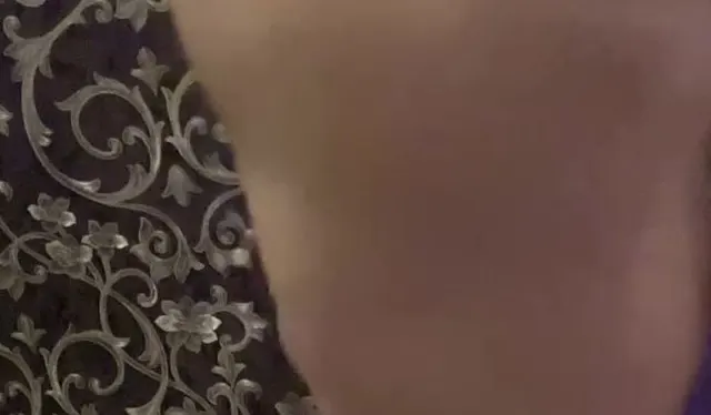 in meiner Vagina und spiele mit meiner Klitoris! Es ist eine tolle Stellung und ich liebe Sex.