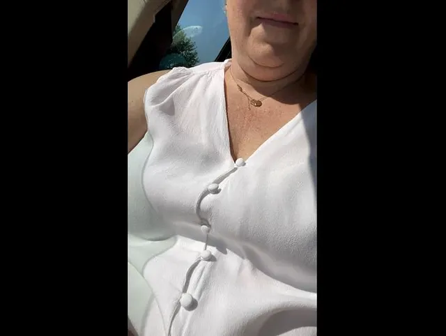Tampon Wechsel während der Fahrt im Auto